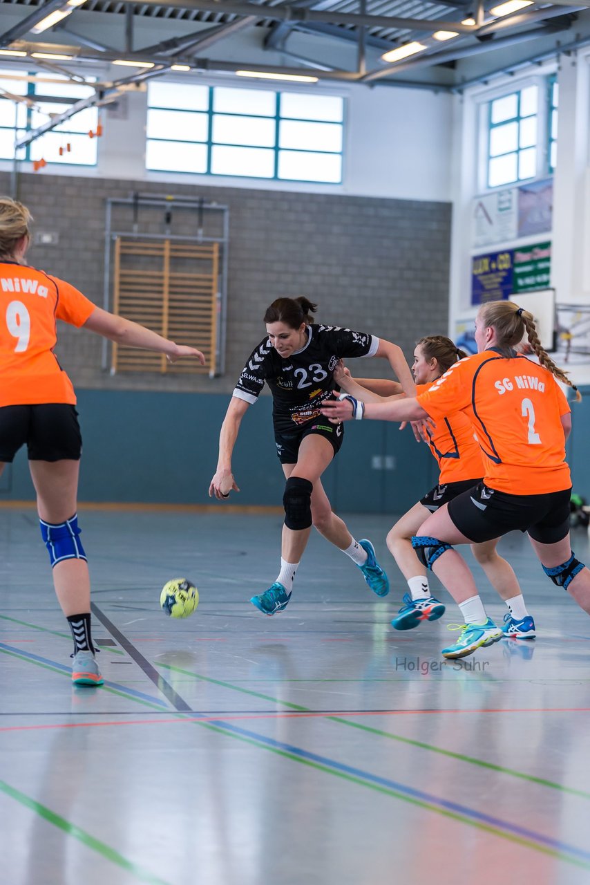 Bild 136 - Frauen OL TuS Esingen - SG Niendorf/Wandsetal : Ergebnis: 24:17